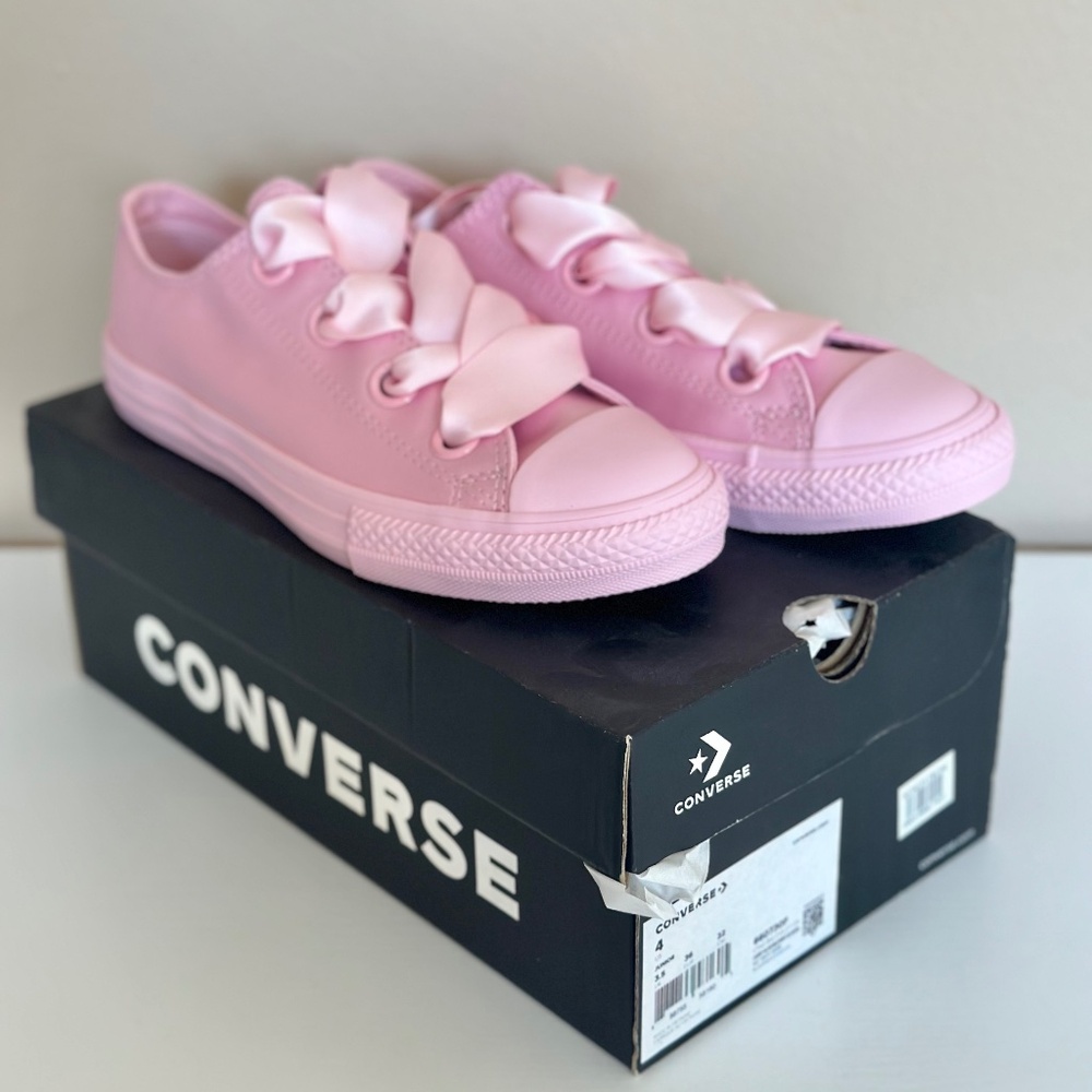 NEW with box Converse Youth 4 Ribbon Sneakers